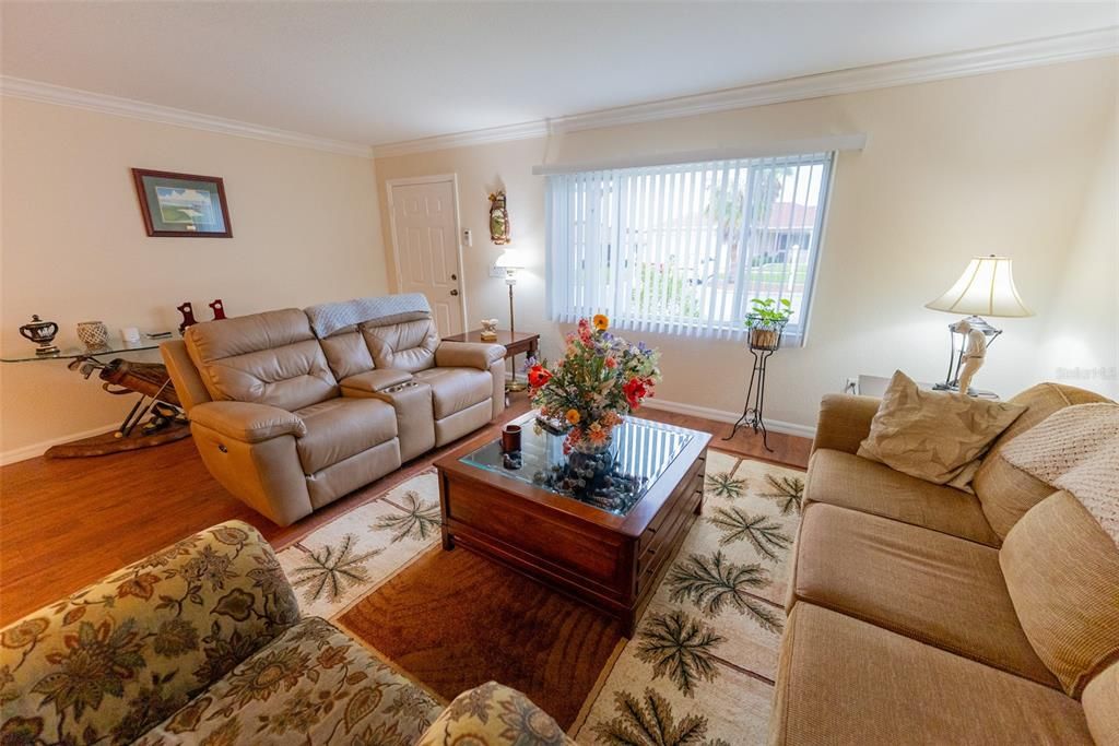 For Sale: $279,900 (2 beds, 2 baths, 1672 Square Feet)