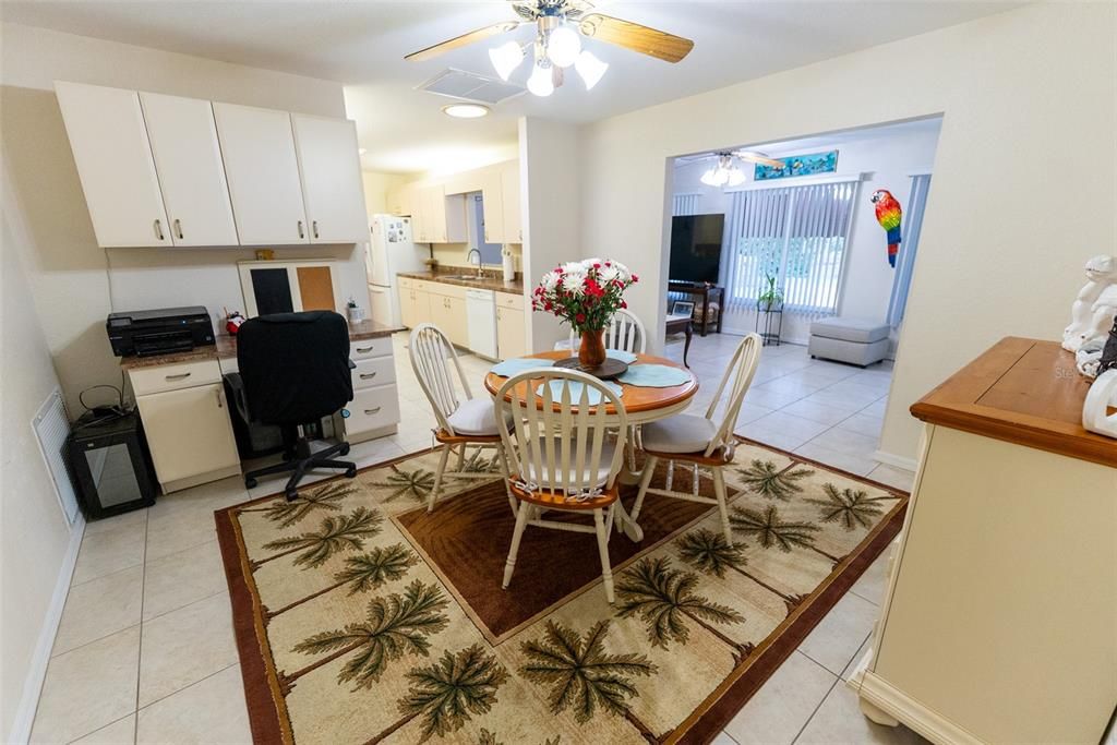 For Sale: $279,900 (2 beds, 2 baths, 1672 Square Feet)