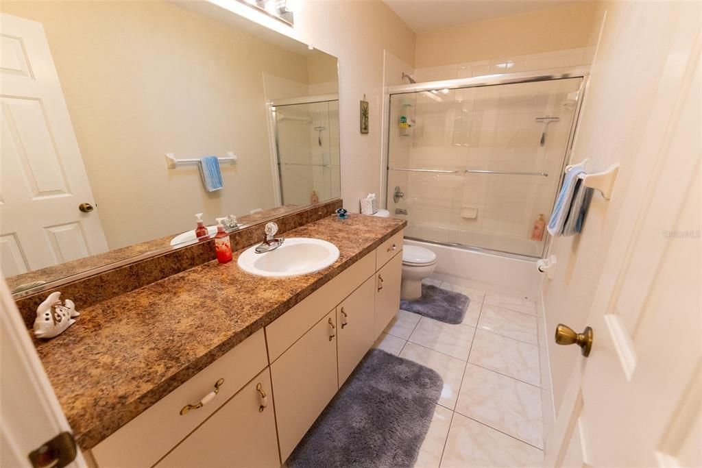 For Sale: $279,900 (2 beds, 2 baths, 1672 Square Feet)