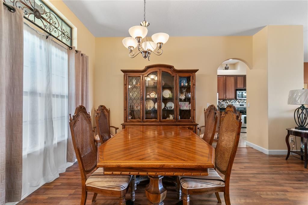 待售: $437,000 (3 贝兹, 2 浴室, 1671 平方英尺)