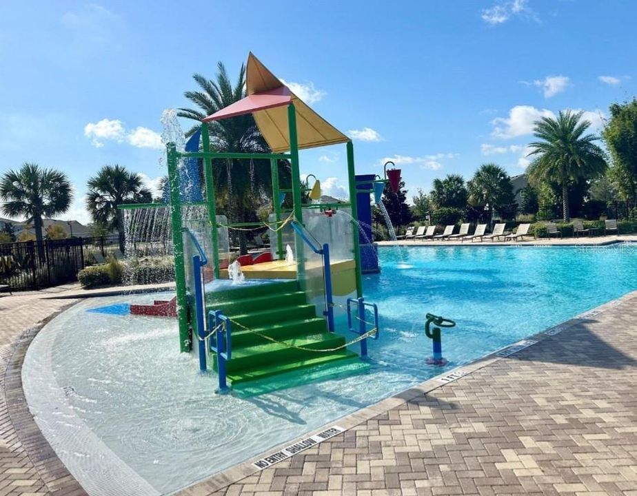 待售: $470,000 (4 贝兹, 2 浴室, 2580 平方英尺)