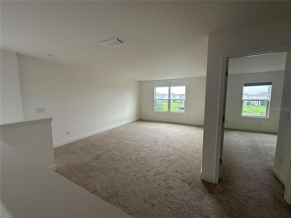 待售: $470,000 (4 贝兹, 2 浴室, 2580 平方英尺)