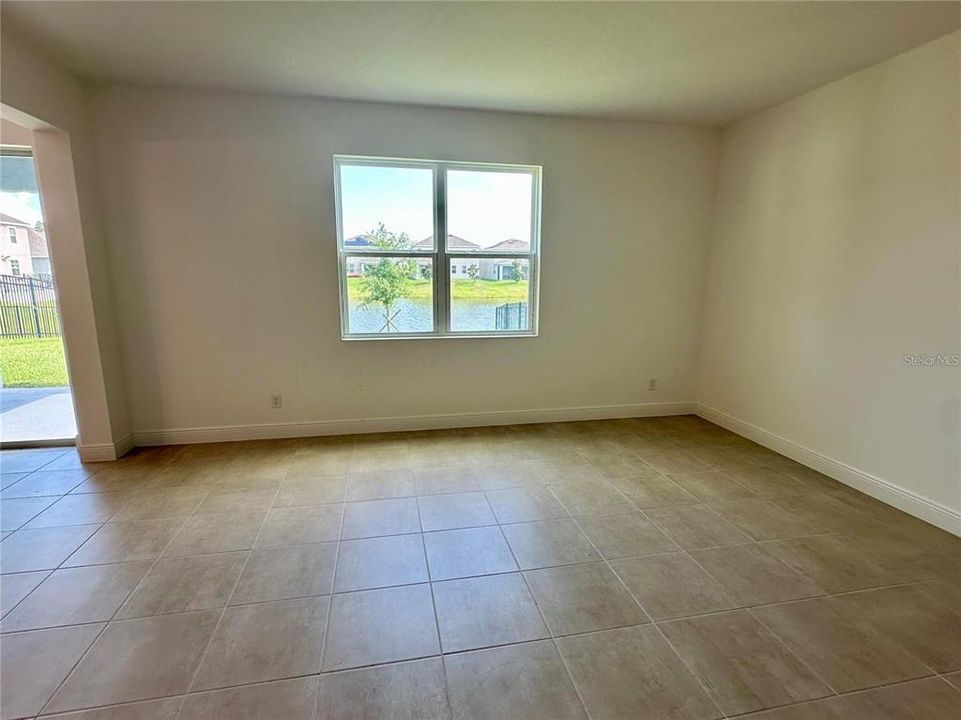 待售: $470,000 (4 贝兹, 2 浴室, 2580 平方英尺)