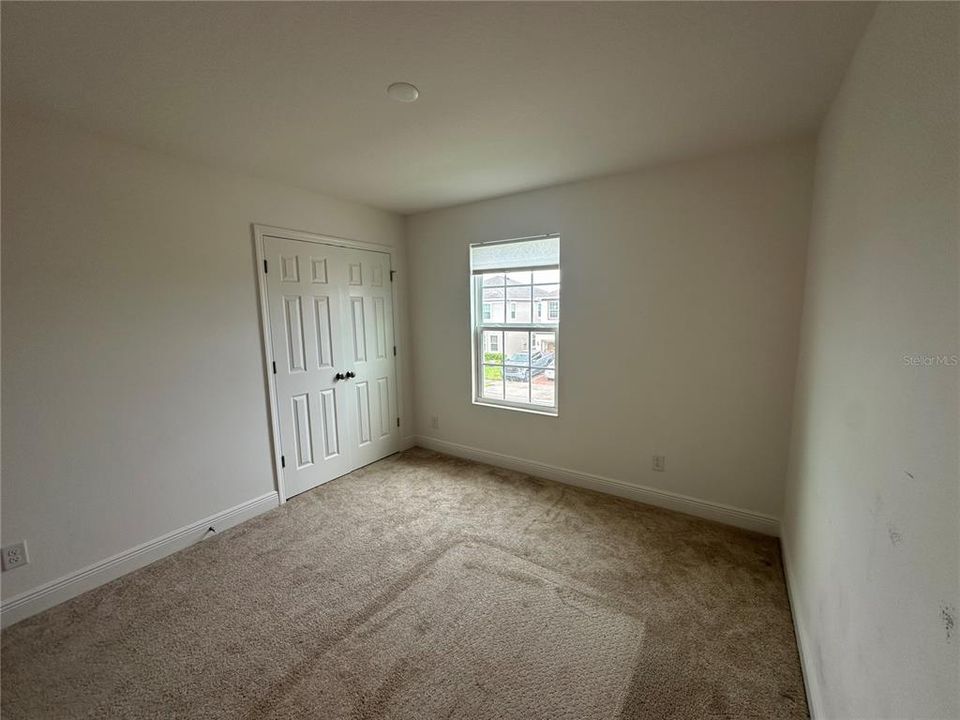 待售: $470,000 (4 贝兹, 2 浴室, 2580 平方英尺)