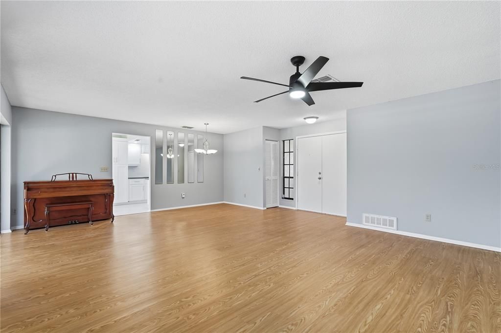 En Venta: $310,000 (2 camas, 2 baños, 1230 Pies cuadrados)