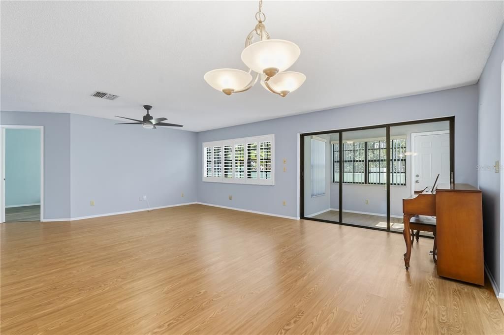 En Venta: $310,000 (2 camas, 2 baños, 1230 Pies cuadrados)