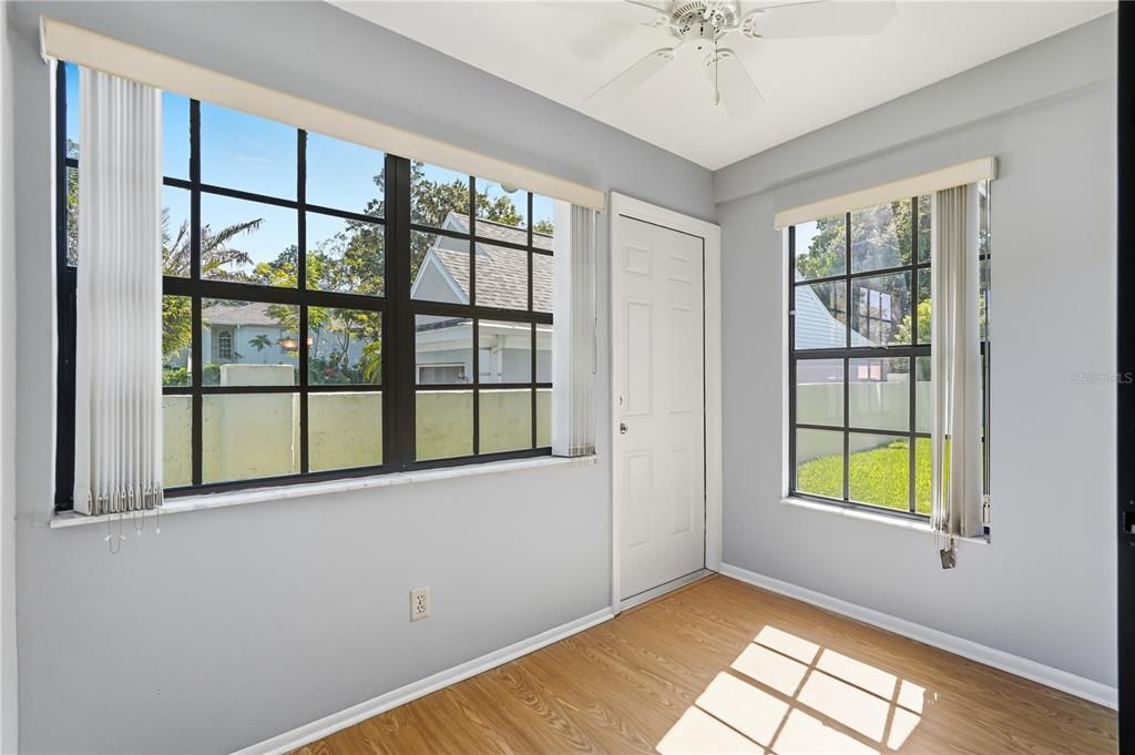 En Venta: $310,000 (2 camas, 2 baños, 1230 Pies cuadrados)