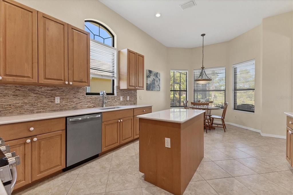 待售: $695,000 (3 贝兹, 2 浴室, 2134 平方英尺)