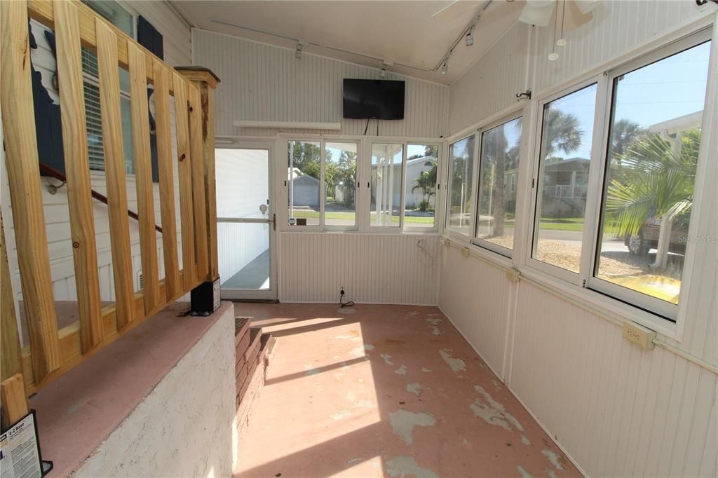 For Sale: $229,900 (2 beds, 2 baths, 1230 Square Feet)