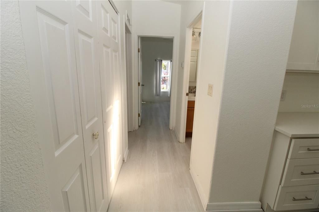 For Sale: $229,900 (2 beds, 2 baths, 1230 Square Feet)