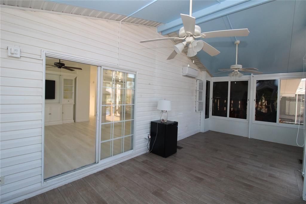 For Sale: $229,900 (2 beds, 2 baths, 1230 Square Feet)