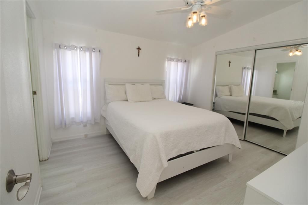 For Sale: $229,900 (2 beds, 2 baths, 1230 Square Feet)