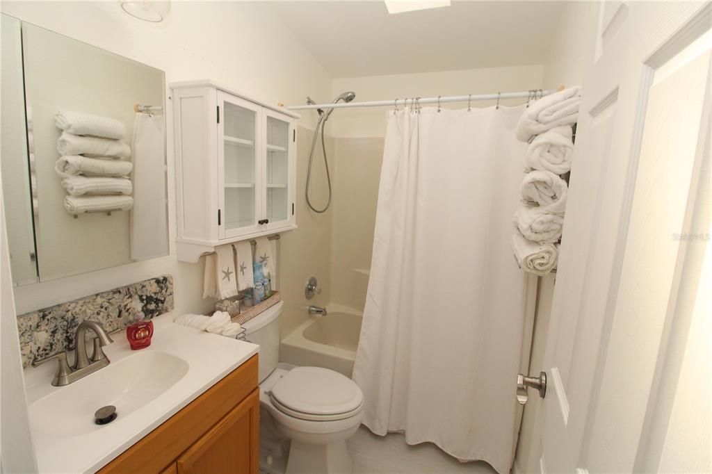 For Sale: $229,900 (2 beds, 2 baths, 1230 Square Feet)