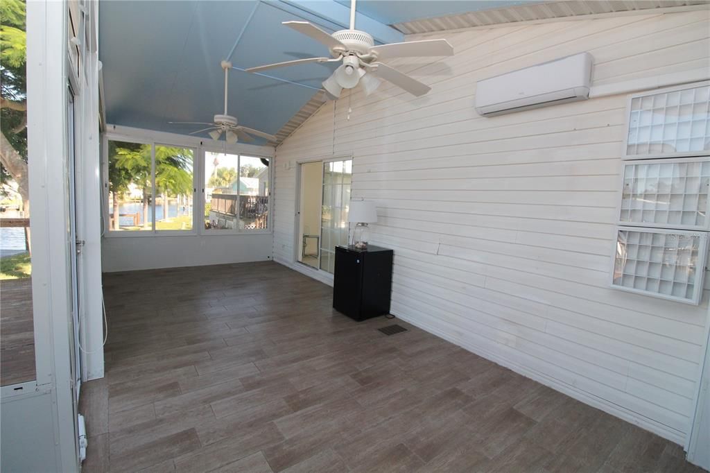 For Sale: $229,900 (2 beds, 2 baths, 1230 Square Feet)