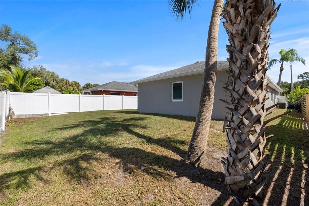 For Rent: $2,400 (3 beds, 2 baths, 1346 Square Feet)