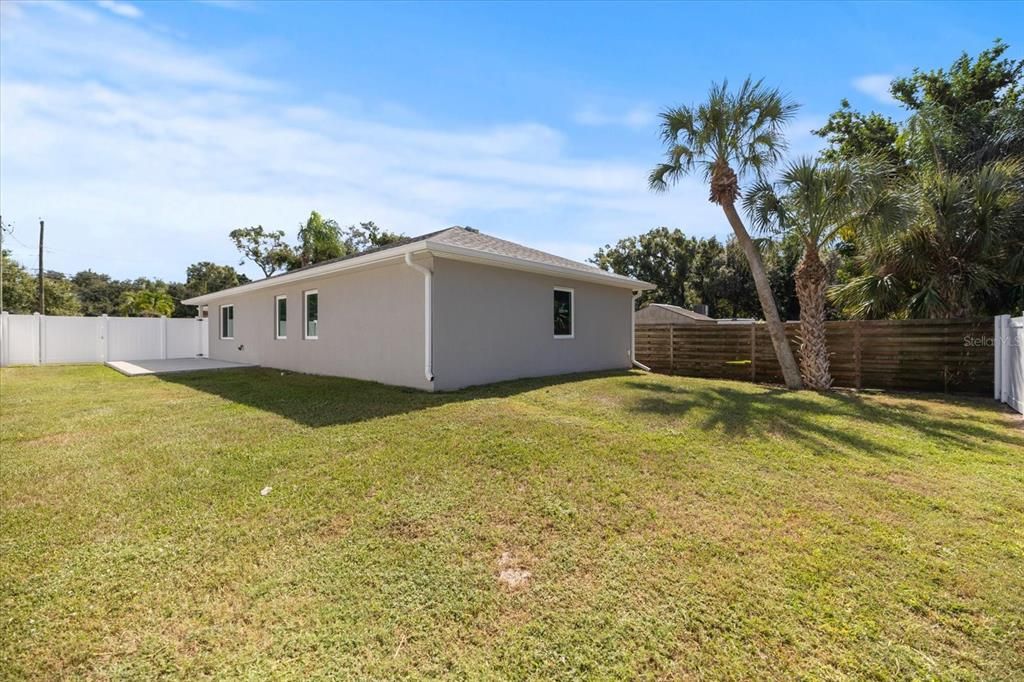 For Rent: $2,400 (3 beds, 2 baths, 1346 Square Feet)