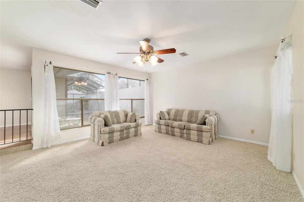 Active With Contract: $218,500 (2 beds, 2 baths, 1317 Square Feet)