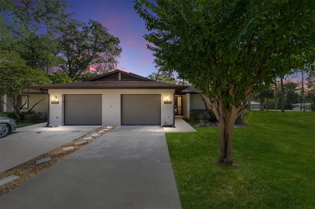 Active With Contract: $218,500 (2 beds, 2 baths, 1317 Square Feet)