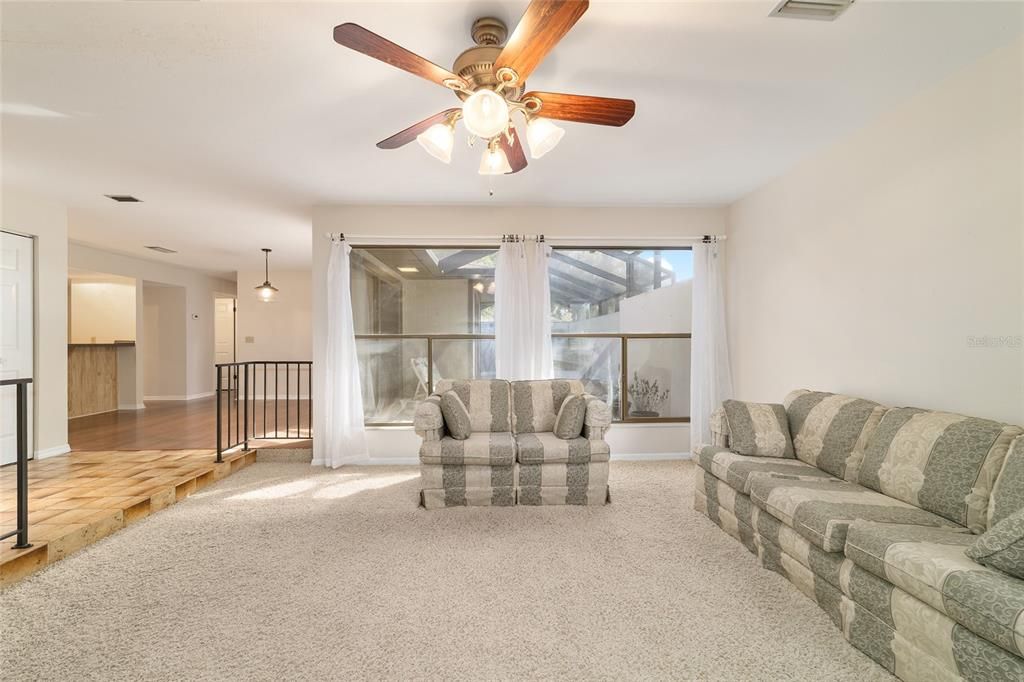Active With Contract: $218,500 (2 beds, 2 baths, 1317 Square Feet)