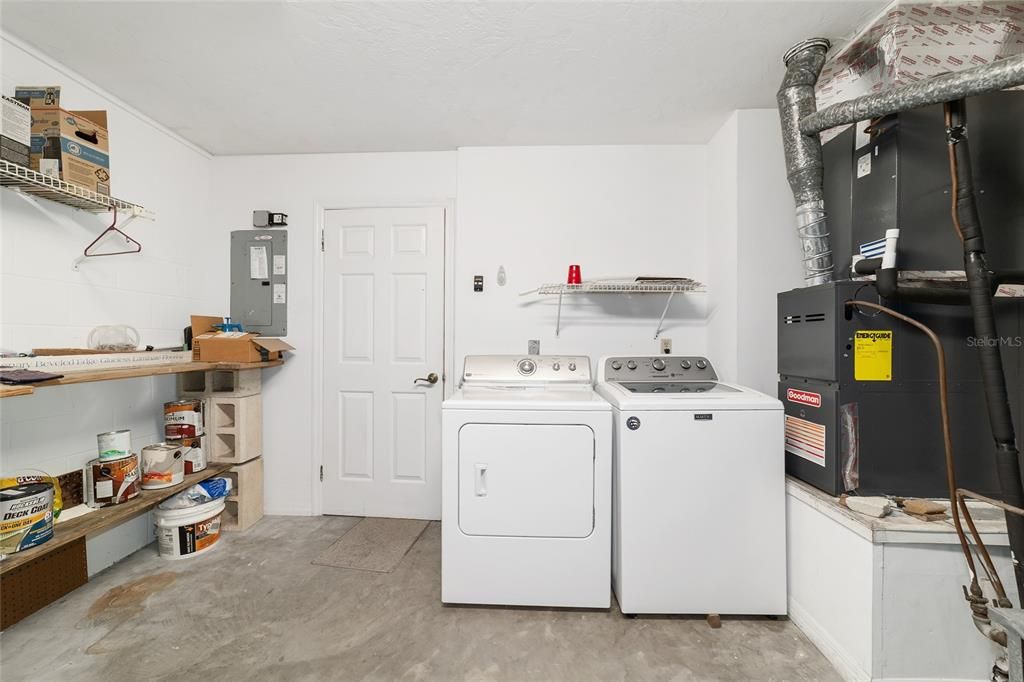 Active With Contract: $218,500 (2 beds, 2 baths, 1317 Square Feet)