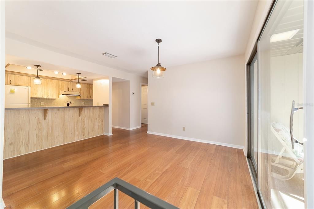 Active With Contract: $218,500 (2 beds, 2 baths, 1317 Square Feet)