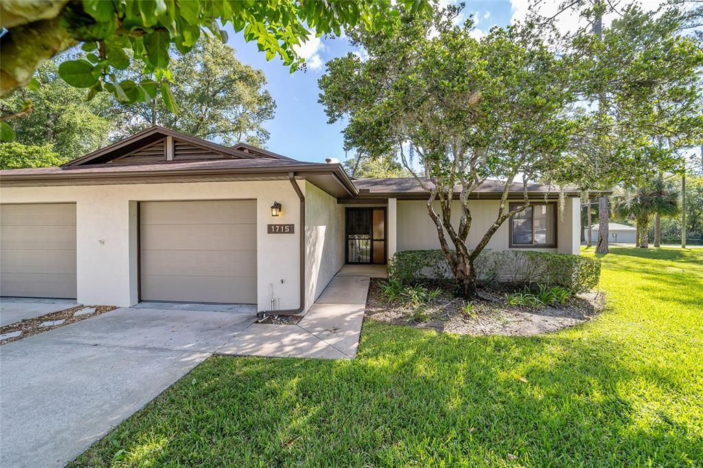 Active With Contract: $218,500 (2 beds, 2 baths, 1317 Square Feet)