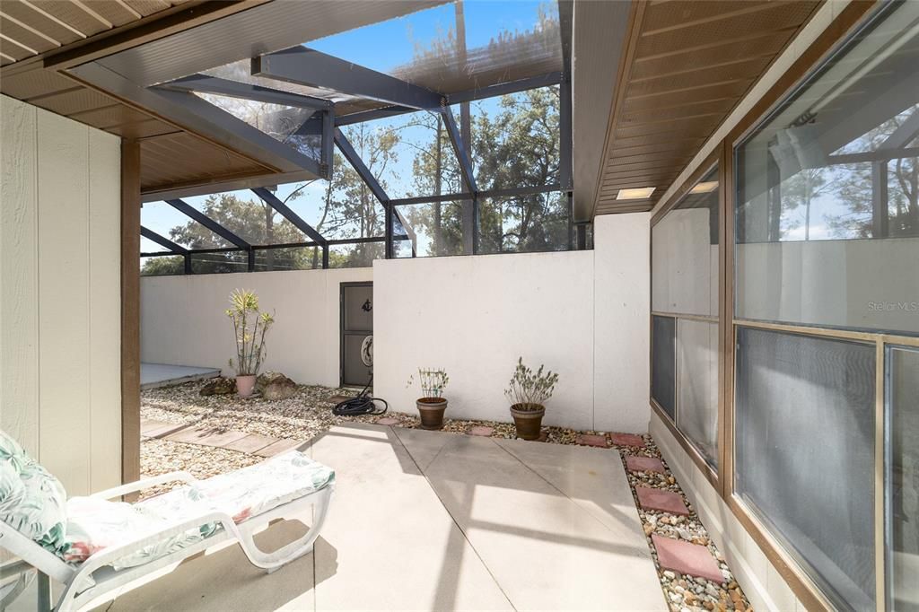 Active With Contract: $218,500 (2 beds, 2 baths, 1317 Square Feet)