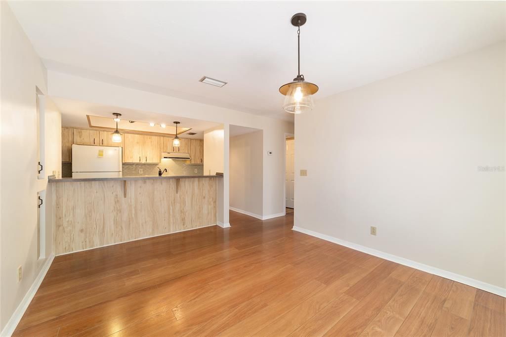 Active With Contract: $218,500 (2 beds, 2 baths, 1317 Square Feet)