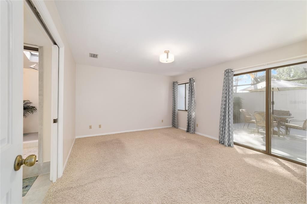 Active With Contract: $218,500 (2 beds, 2 baths, 1317 Square Feet)