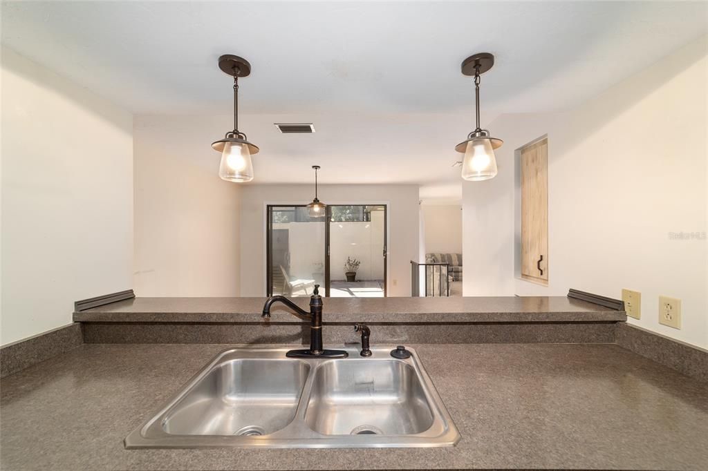 Active With Contract: $218,500 (2 beds, 2 baths, 1317 Square Feet)