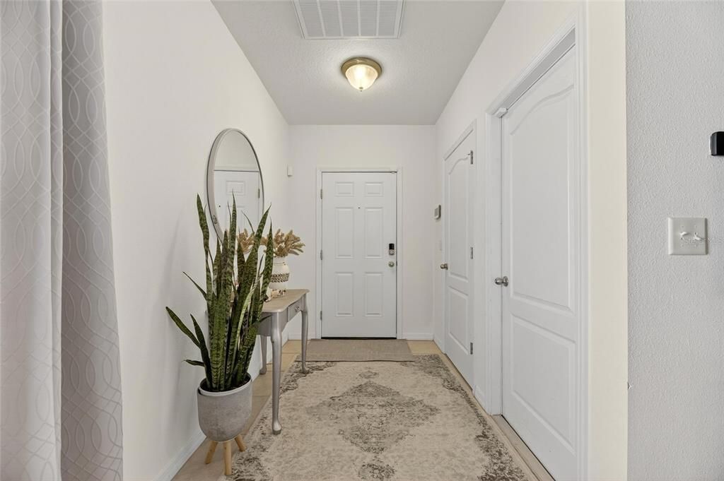 For Sale: $325,000 (3 beds, 2 baths, 1305 Square Feet)