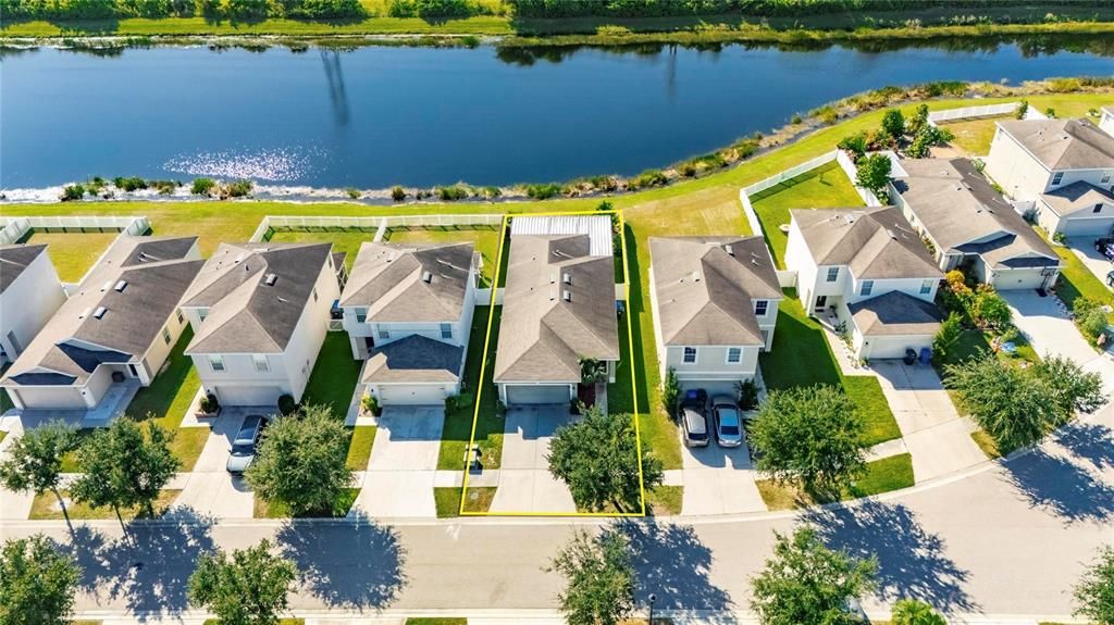 For Sale: $325,000 (3 beds, 2 baths, 1305 Square Feet)