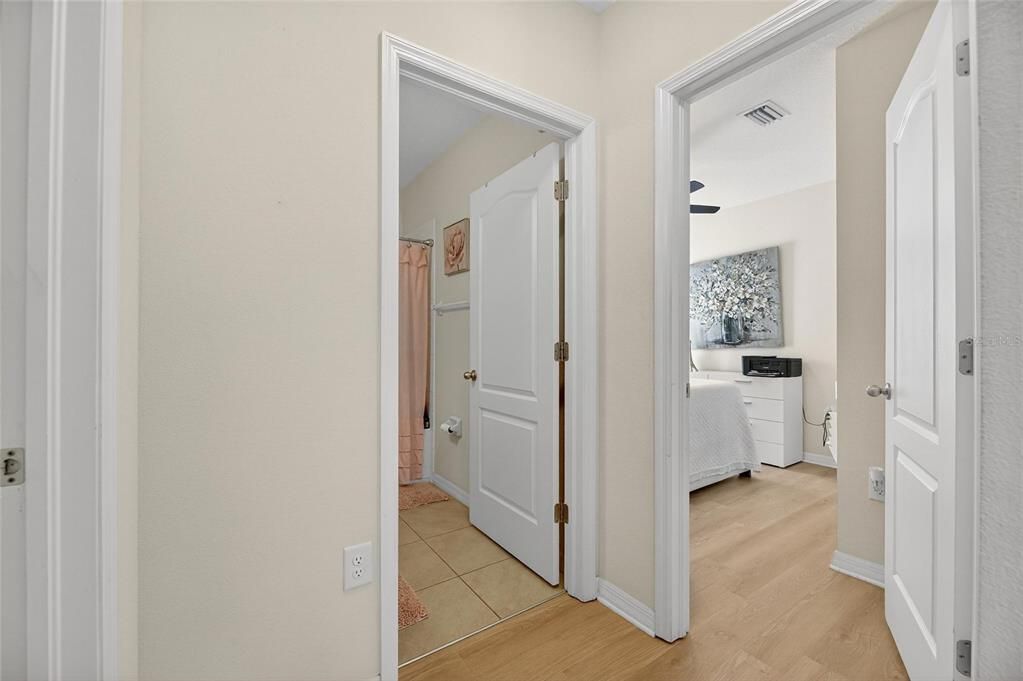 For Sale: $325,000 (3 beds, 2 baths, 1305 Square Feet)