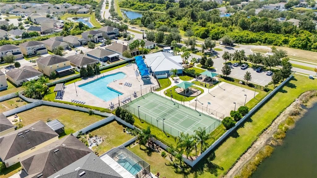 For Sale: $325,000 (3 beds, 2 baths, 1305 Square Feet)