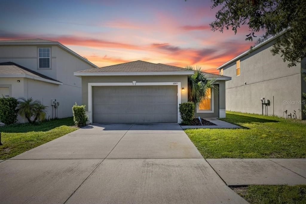 For Sale: $325,000 (3 beds, 2 baths, 1305 Square Feet)