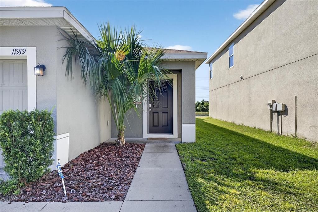 For Sale: $325,000 (3 beds, 2 baths, 1305 Square Feet)