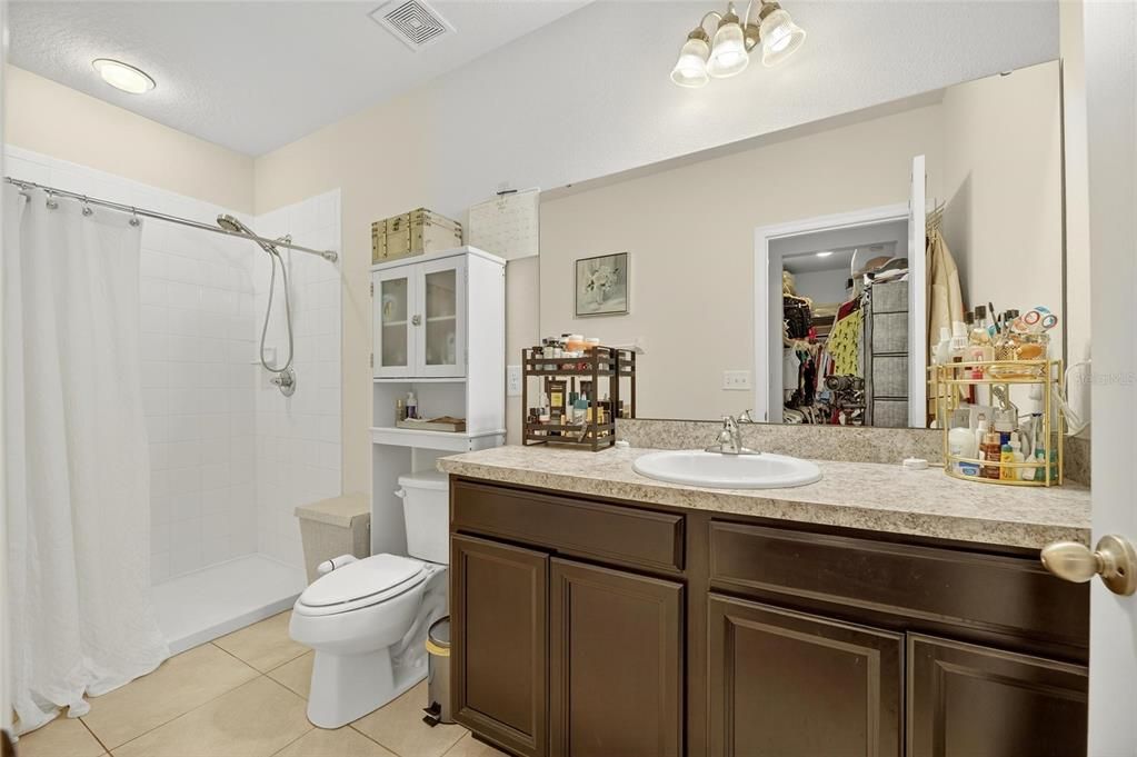 For Sale: $325,000 (3 beds, 2 baths, 1305 Square Feet)