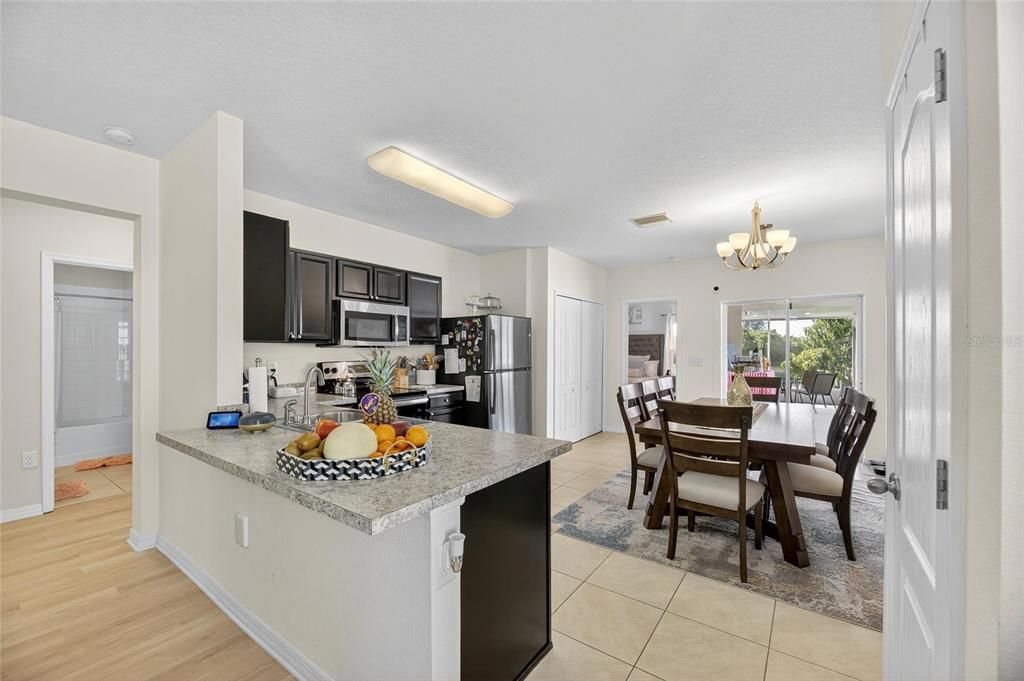 For Sale: $325,000 (3 beds, 2 baths, 1305 Square Feet)