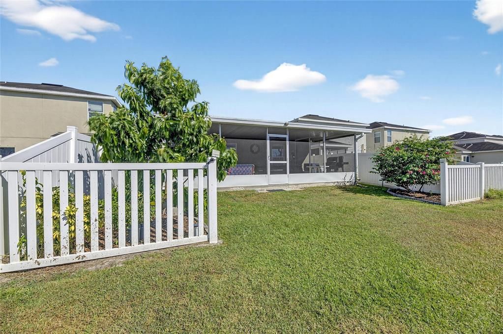 For Sale: $325,000 (3 beds, 2 baths, 1305 Square Feet)