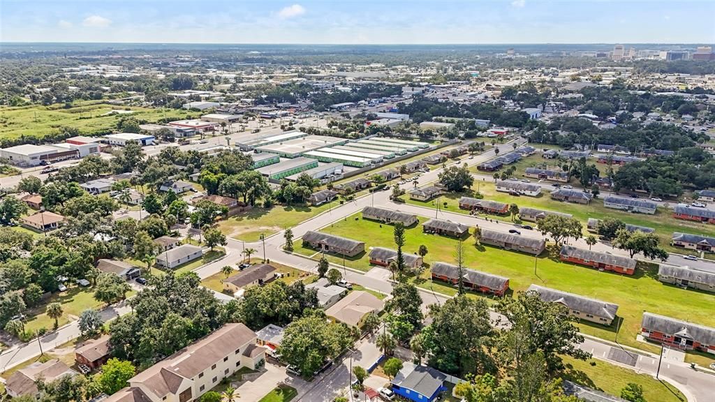 待售: $300,000 (4 贝兹, 2 浴室, 1684 平方英尺)