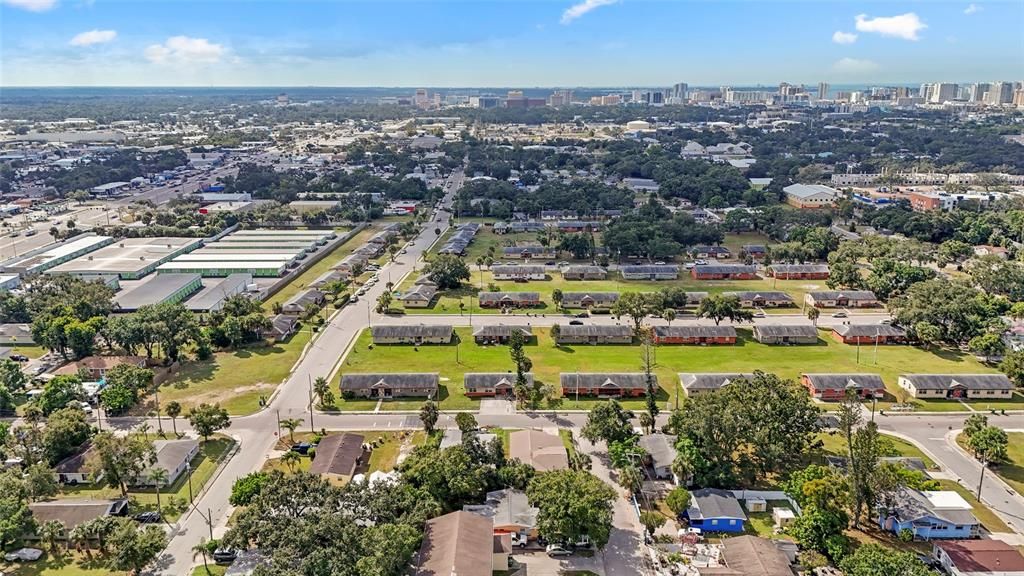 待售: $300,000 (4 贝兹, 2 浴室, 1684 平方英尺)