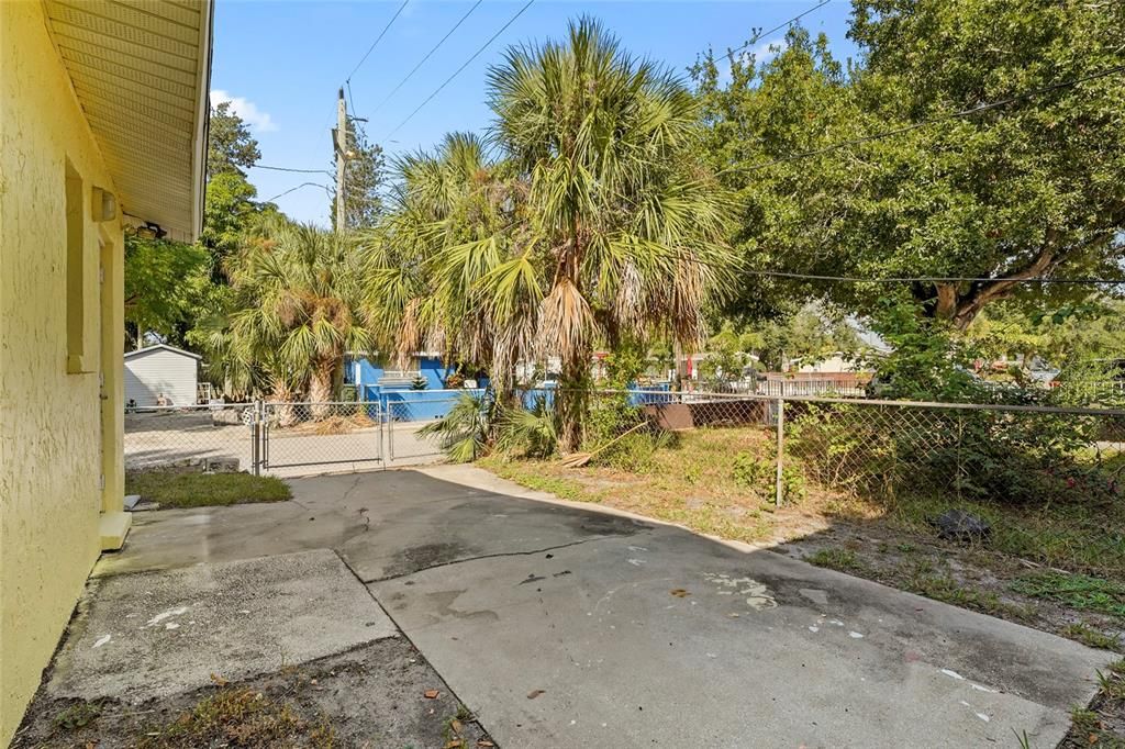 待售: $300,000 (4 贝兹, 2 浴室, 1684 平方英尺)