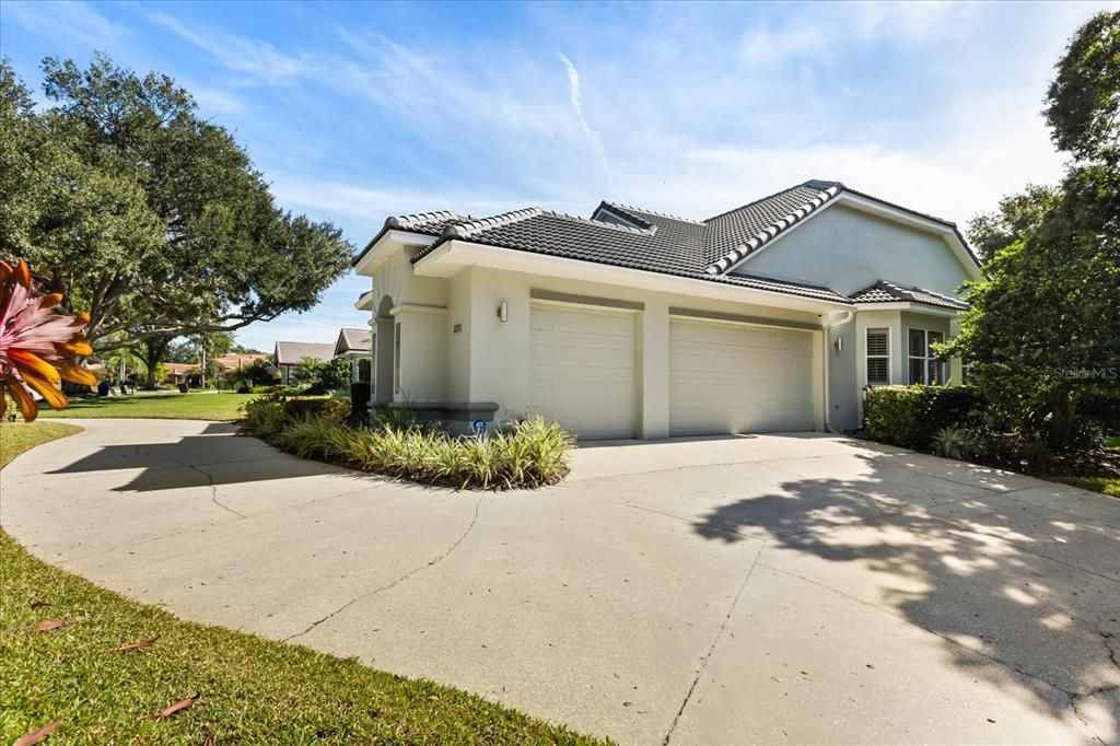 For Sale: $1,075,000 (4 beds, 3 baths, 3027 Square Feet)