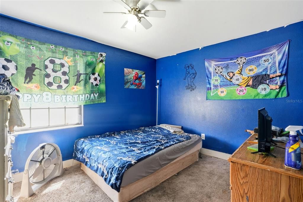 待售: $205,000 (3 贝兹, 2 浴室, 1296 平方英尺)