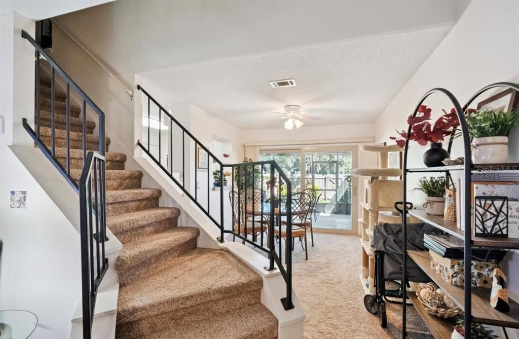 待售: $284,700 (2 贝兹, 2 浴室, 1238 平方英尺)