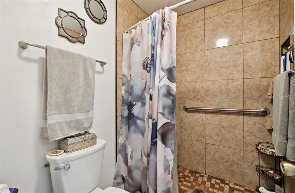 待售: $284,700 (2 贝兹, 2 浴室, 1238 平方英尺)