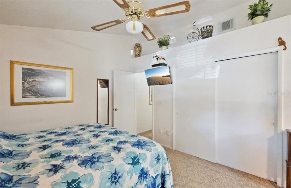 待售: $284,700 (2 贝兹, 2 浴室, 1238 平方英尺)