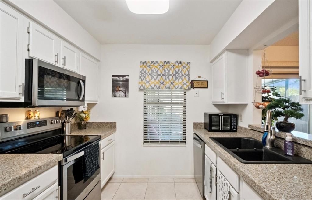 待售: $284,700 (2 贝兹, 2 浴室, 1238 平方英尺)