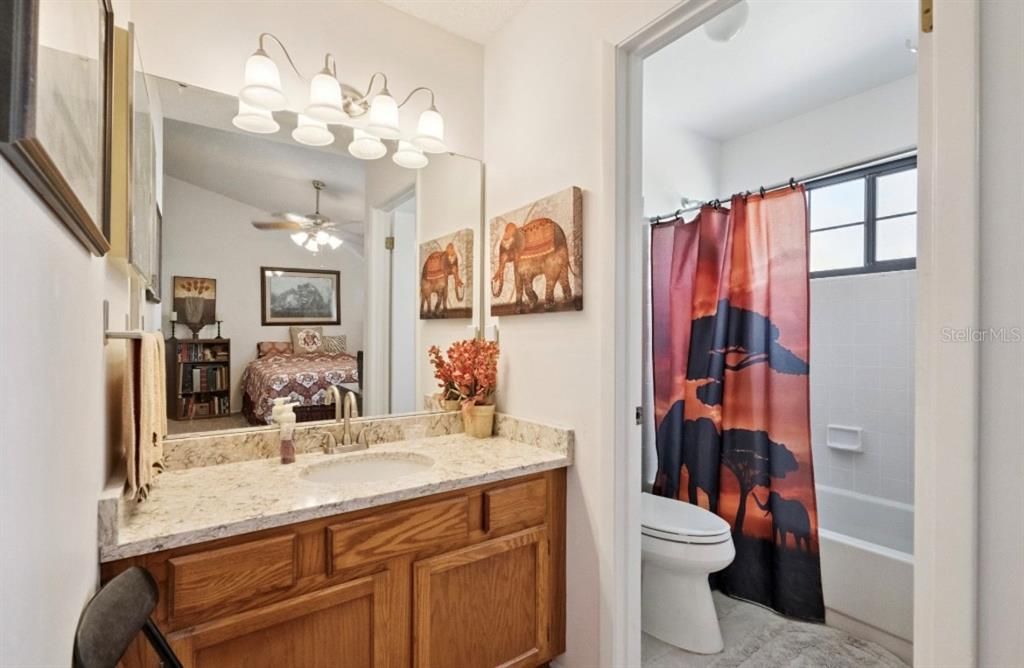 待售: $284,700 (2 贝兹, 2 浴室, 1238 平方英尺)