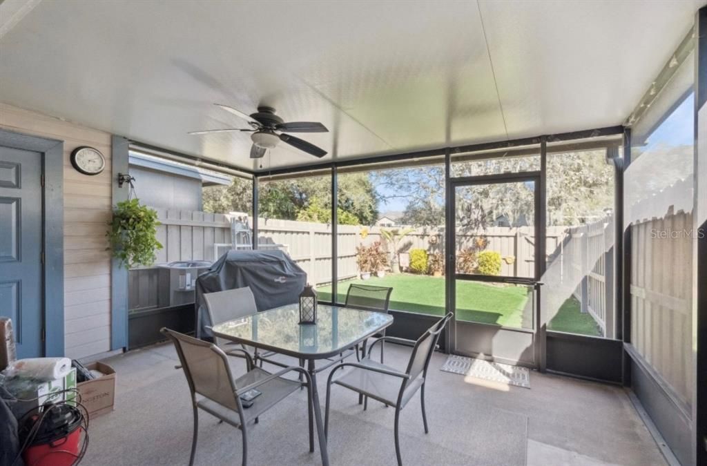 待售: $284,700 (2 贝兹, 2 浴室, 1238 平方英尺)